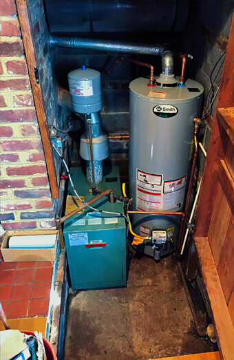 https://plumbercottesloe.com.au/uploads/2025/06/hot-water-189087.jpg