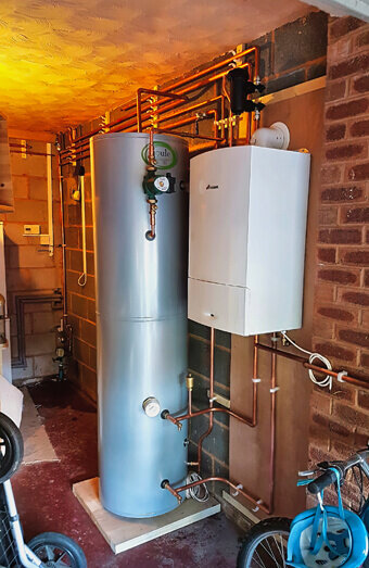 https://plumbercottesloe.com.au/uploads/2025/06/hot-water-684599.jpg